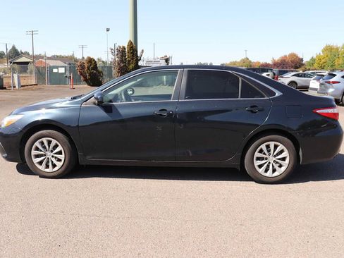 Used 2015 Toyota Camry LE FWD image 8