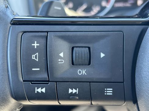 Used 2023 Nissan Rogue SL w/ SL Premium Package image 20