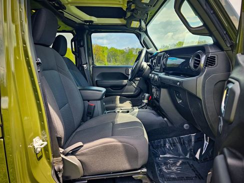 Used 2022 Jeep Wrangler Unlimited Sport AWD/4WD image 35