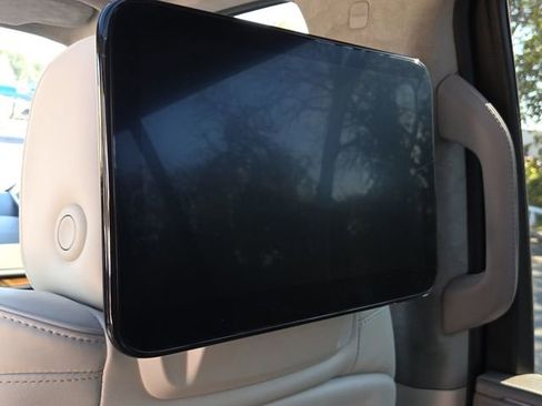 Used 2024 Cadillac Escalade Premium Luxury Platinum w/ LPO, Floor Liner Package AWD/4WD image 18