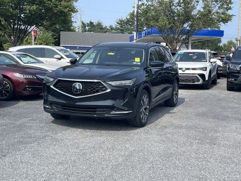 Used 2023 Acura MDX SH-AWD w/ Technology Package image 2