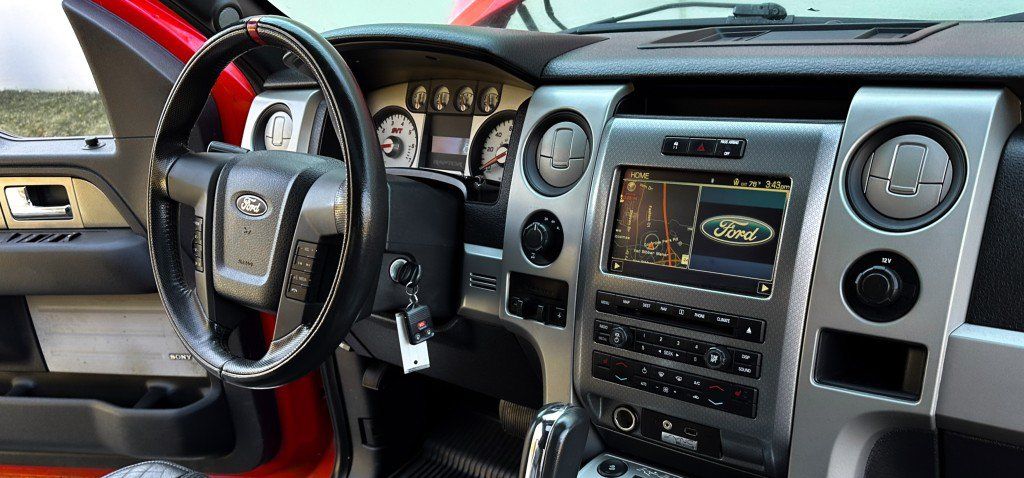 Used 2010 Ford F150 Raptor AWD/4WD image 31