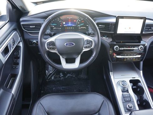 Certified 2023 Ford Explorer Limited w/ Equipment Group 301A image 21