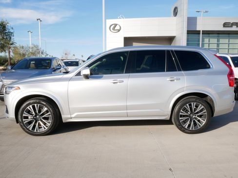 Used 2022 Volvo XC90 T6 Momentum w/ Protection Package image 3