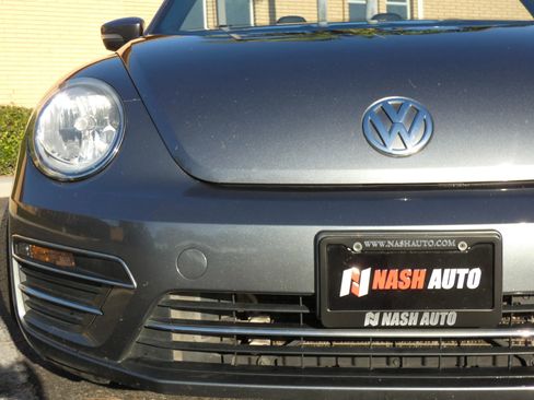 Used 2018 Volkswagen Beetle 2.0T S image 16