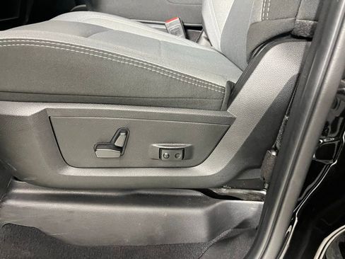 Used 2024 RAM 2500 Big Horn w/ Bed Utility Group image 25