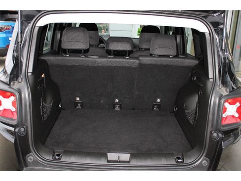 Used 2019 Jeep Renegade Sport image 13