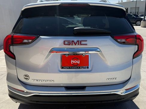 Used 2020 GMC Terrain SLT w/ Preferred Package AWD/4WD image 8