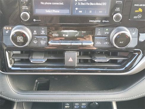 Used 2022 Toyota Highlander XLE image 20