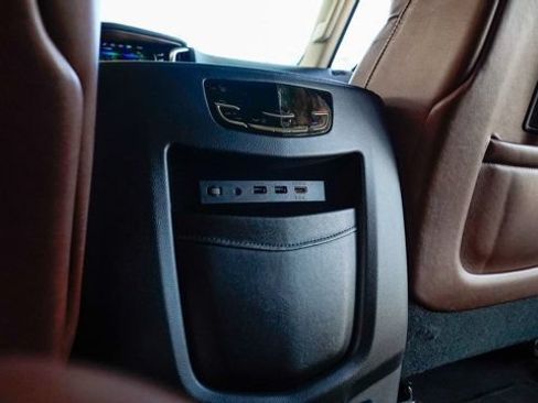 Used 2019 Cadillac Escalade ESV Premium Luxury RWD image 68