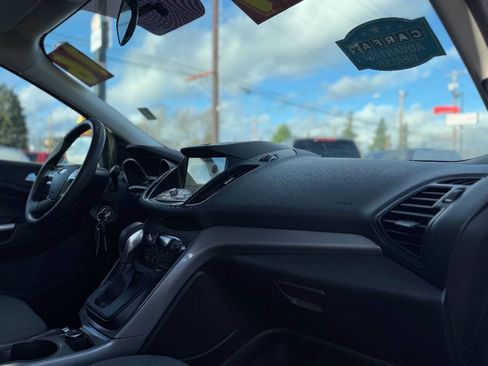 Used 2016 Ford Escape SE w/ Equipment Group 201A image 10