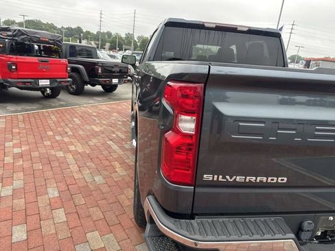 Used 2020 Chevrolet Silverado 1500 LT w/ All-Star Edition AWD/4WD image 10