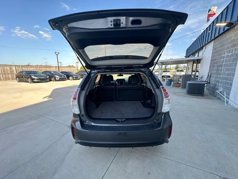 Used 2015 Toyota Prius V Four FWD image 9
