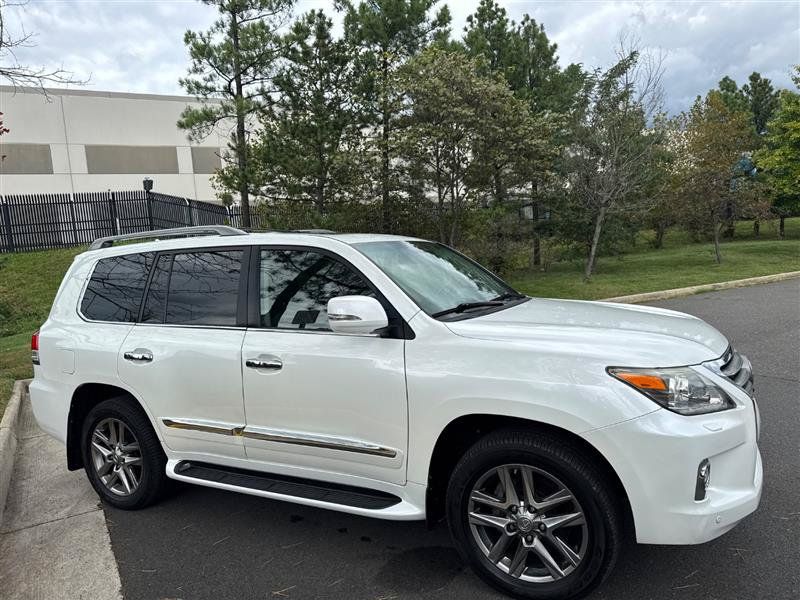 Used 2014 Lexus LX 570 4WD w/ Luxury Package image 14