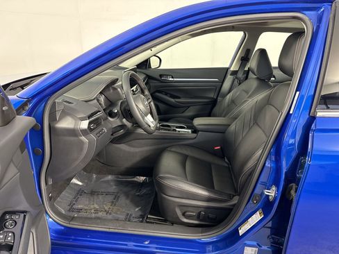 Certified 2025 Nissan Altima 2.5 SR w/ SR Premium Package image 5