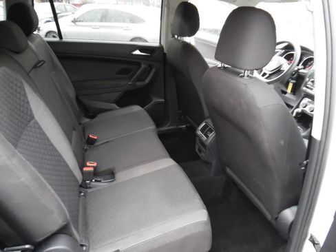 Used 2018 Volkswagen Tiguan S image 20
