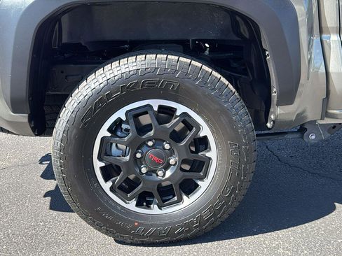 Used 2025 Toyota Tacoma TRD Off-Road w/ TRD Off Road Upgrade Package image 9