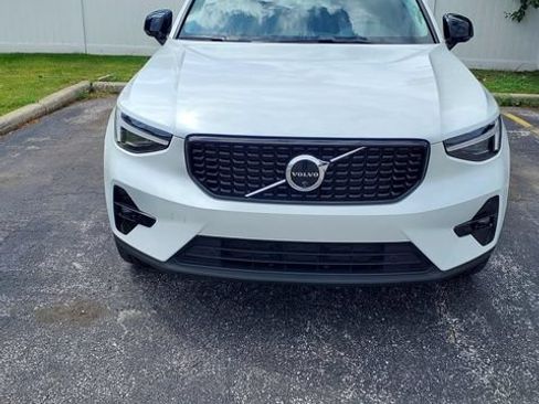 Used 2026 Volvo XC40 B5 Plus AWD/4WD image 1