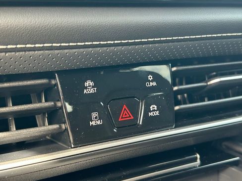 New 2026 Volkswagen Atlas Cross Sport SE FWD image 33