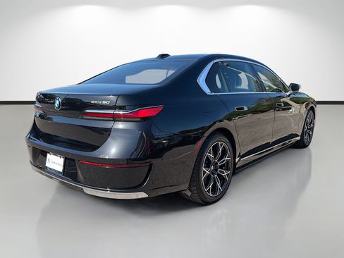 New 2026 BMW i7 eDrive50 w/ Premium Package image 3