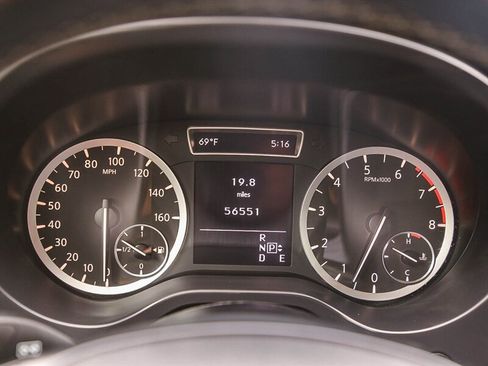 Used 2017 INFINITI QX30 image 30