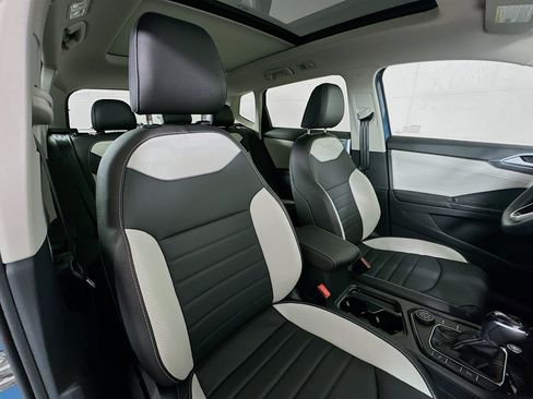 New 2026 Volkswagen Taos SEL image 27