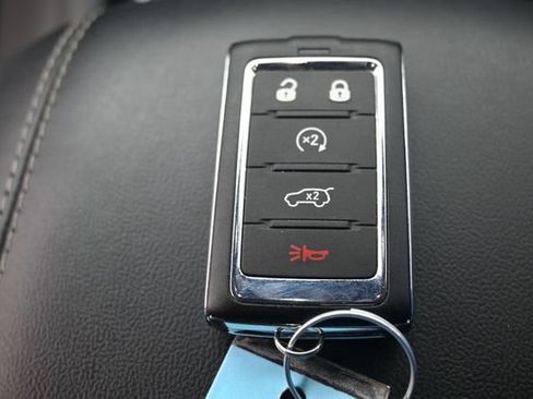 Used 2024 Jeep Grand Cherokee L Limited w/ Luxury Tech Group II AWD/4WD image 18