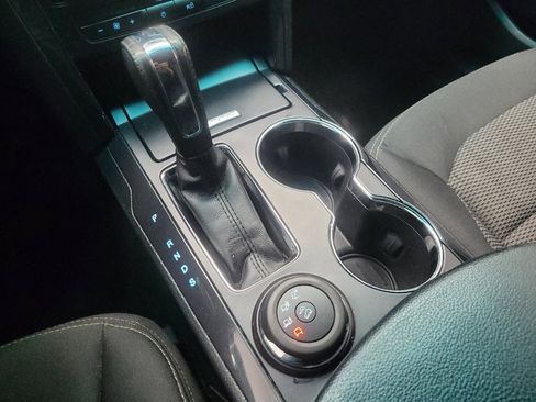 Used 2017 Ford Explorer XLT image 26