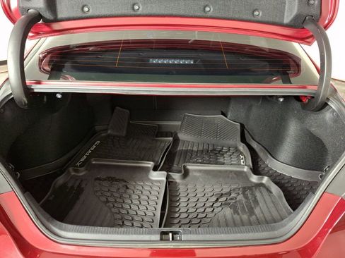 Used 2018 Toyota Camry XLE image 29