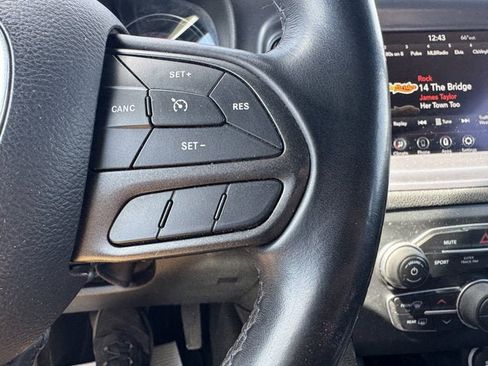 Used 2023 Dodge Charger SXT w/ Blacktop Package AWD/4WD image 18