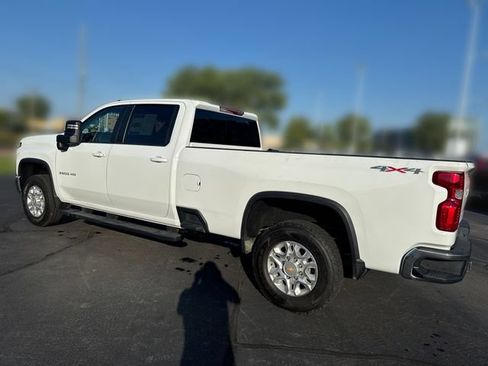 Used 2022 Chevrolet Silverado 3500 LT w/ Convenience Package AWD/4WD image 3