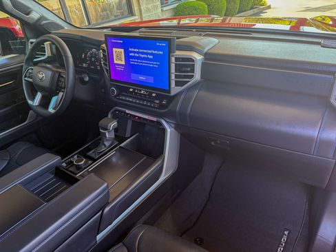 Used 2025 Toyota Sequoia Platinum AWD/4WD image 23