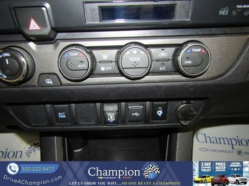 Used 2021 Toyota Tacoma TRD Off-Road image 33