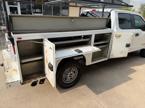 Used 2019 Ford F250 XL w/ Power Equipment Group AWD/4WD image 21