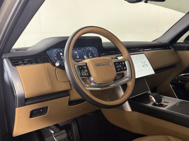 Used 2025 Land Rover Range Rover SE AWD/4WD image 5