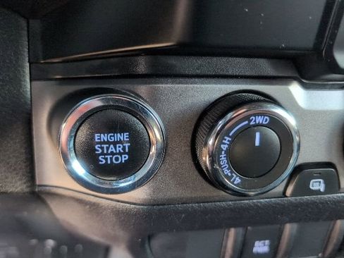 Used 2021 Toyota Tacoma TRD Off-Road image 29