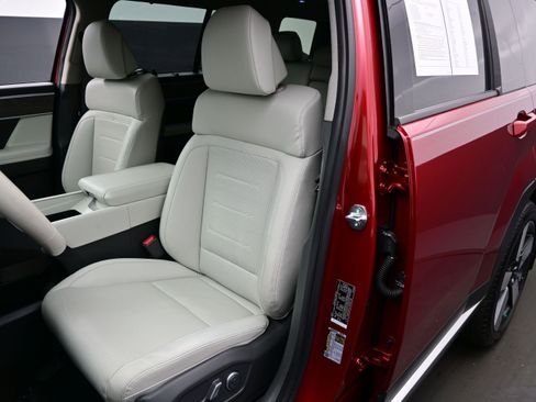 Certified 2024 Hyundai Santa Fe Limited AWD/4WD image 12