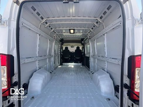 Used 2026 RAM ProMaster 2500 w/ Convenience Group FWD image 8