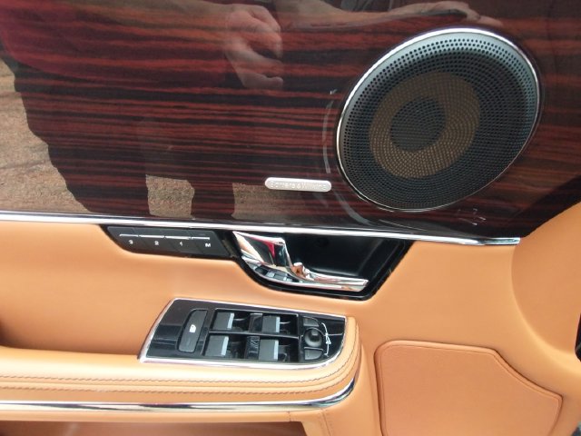 Used 2011 Jaguar XJ L RWD image 56
