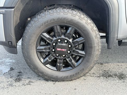 Used 2024 GMC Sierra 2500 AT4 w/ Technology Package AWD/4WD image 37