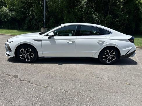Certified 2025 Hyundai Sonata SEL AWD/4WD image 4