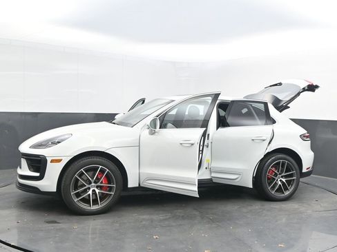 Used 2023 Porsche Macan S image 45