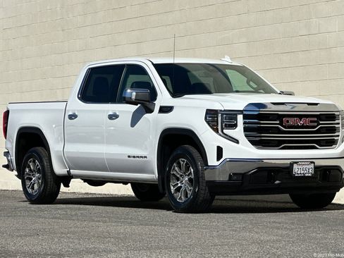 Certified 2025 GMC Sierra 1500 SLT image 1