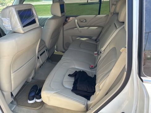 Used 2016 INFINITI QX80 4WD w/ Deluxe Technology Package image 9