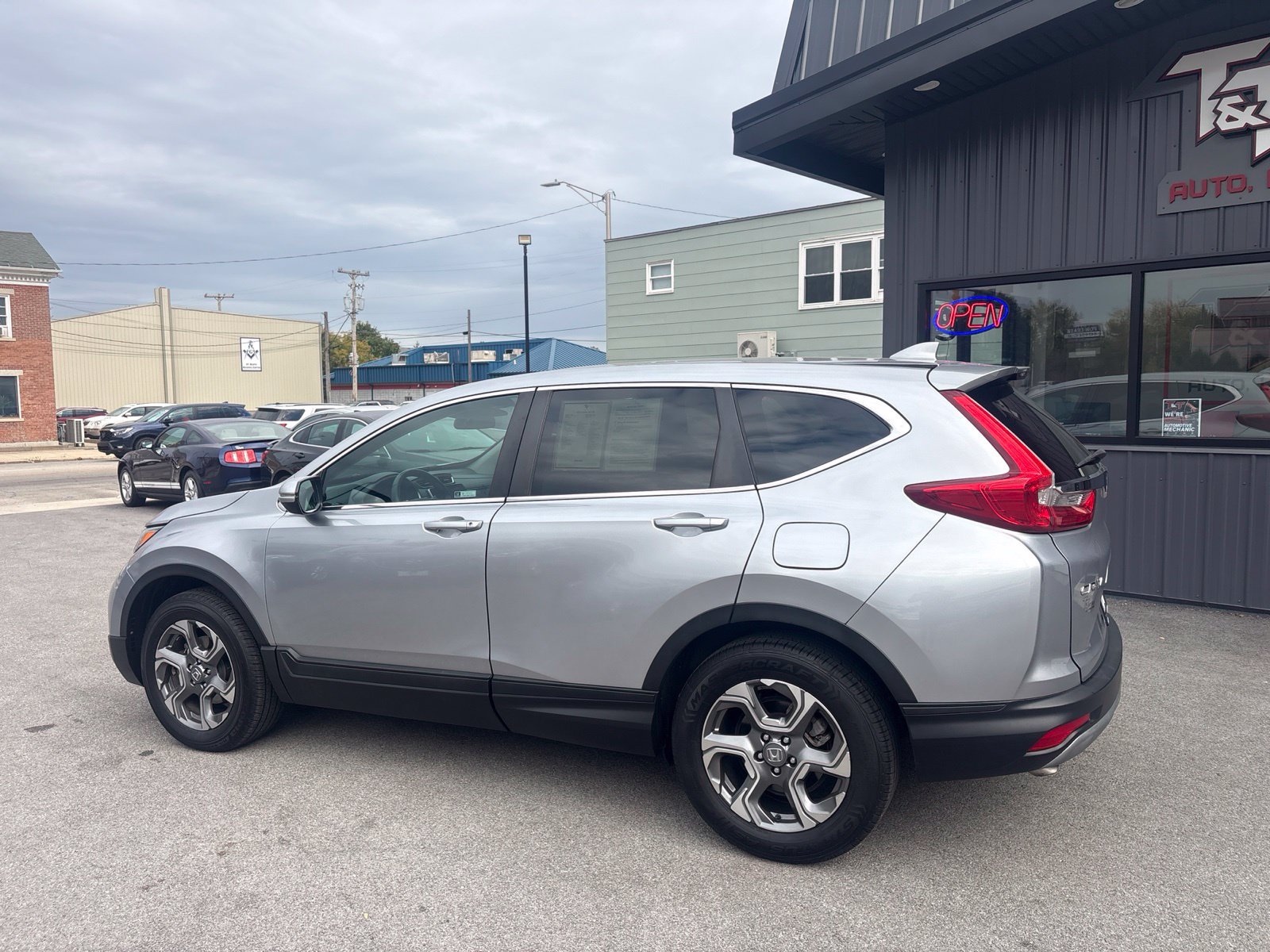 Used 2019 Honda CR-V EX image 2