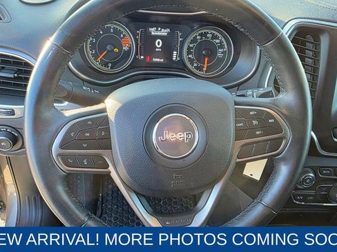 Used 2019 Jeep Cherokee Latitude w/ Cold Weather Group image 14