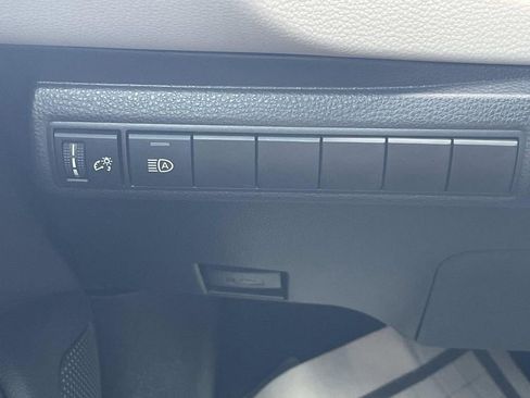 Used 2025 Toyota Corolla LE image 24