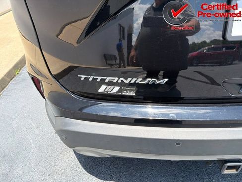 Used 2022 Ford Edge Titanium w/ Equipment Group 301A AWD/4WD image 13