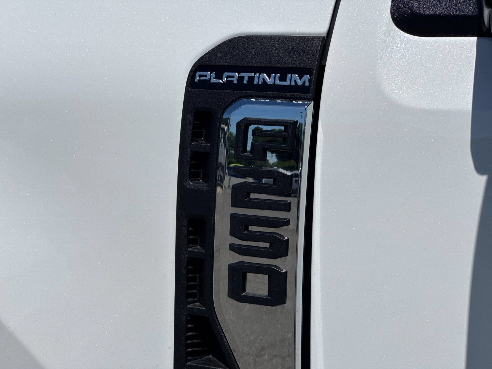 New 2026 Ford F250 Platinum w/ Platinum Plus Package AWD/4WD image 32