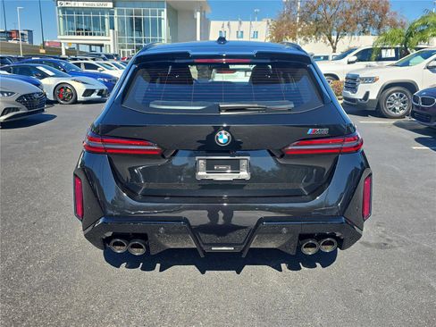 Used 2026 BMW M5 Touring image 4